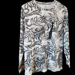 ❤️🛍️George NWOT Long Sleeve Pullover  Size M❤️🛍️